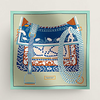 HERMES 格安⭐️⭐️⭐️ 乗馬の子供と馬の刺繍枕　箱付 HERMES 乗馬の子供と馬の刺繍枕 箱付